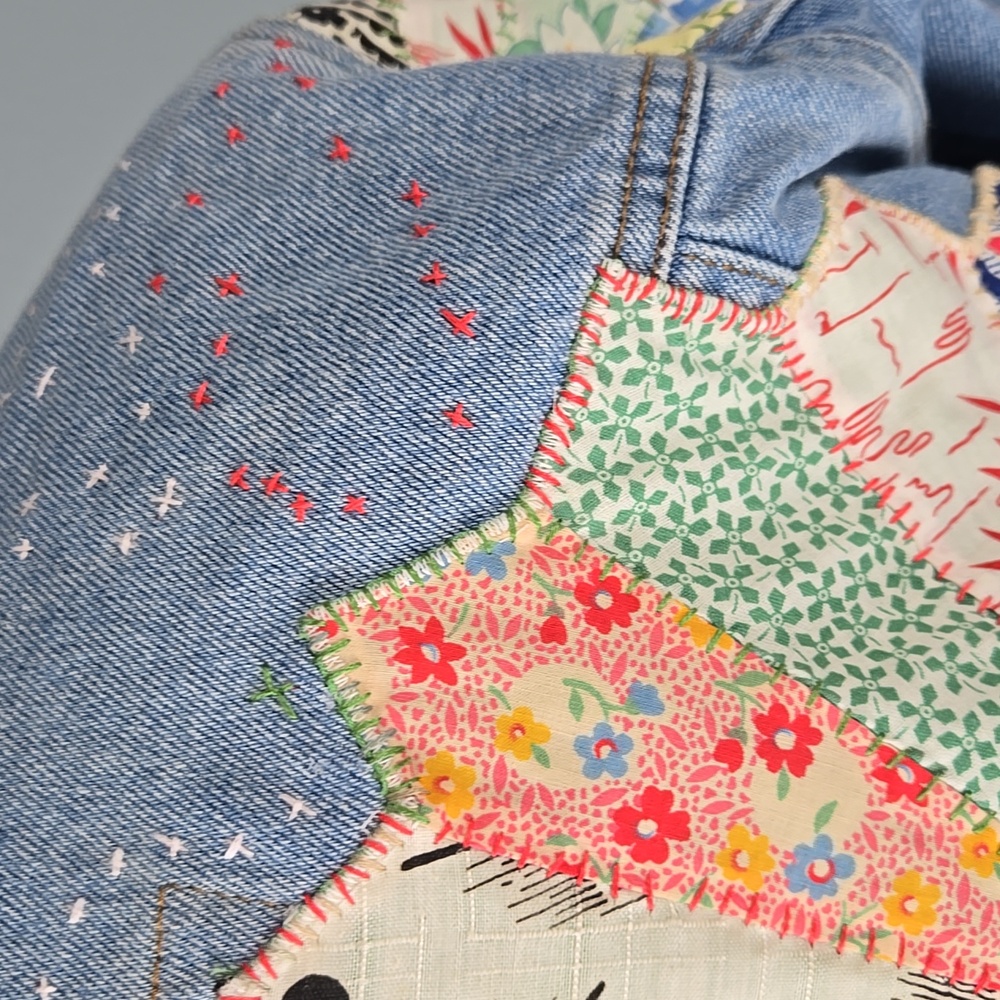✨️ One Of A Kind Refashioned Denim Jacket✨️ - Picture 4 of 8